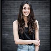 Développeuse expérimentée et formatrice passionnée, je vous accompagne en programmation